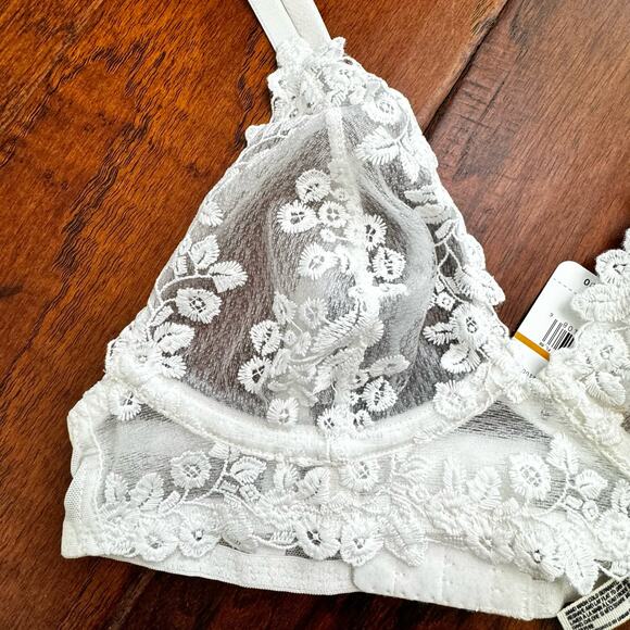NWT Free People Intimately Bundle - White Veronica & Berry Triangle UW Bras 32A - Picture 8 of 12